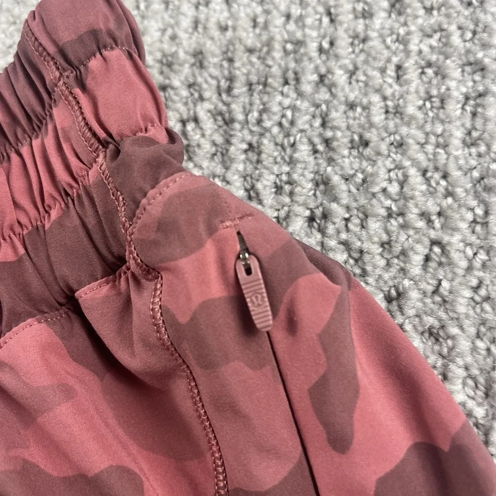 Lululemon Track That Mid Rise Lined Shorts Camo Brier Rose Multi Women's Size 0